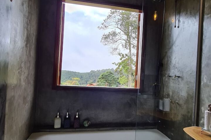 Room 15 of 37