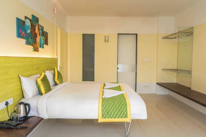 Room 13 of 53