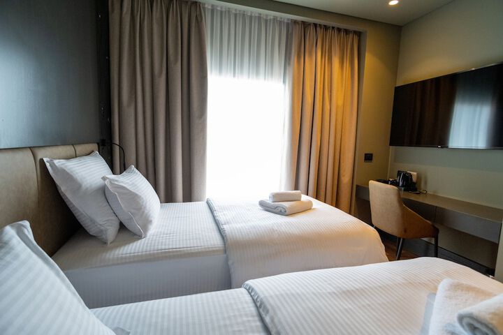 Room 25 of 163