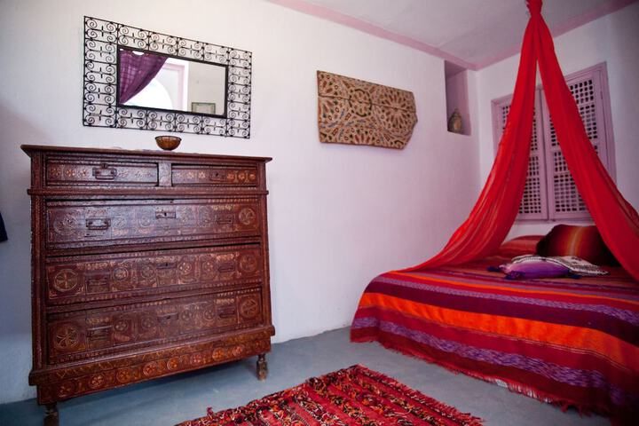 Room 7 of 65
