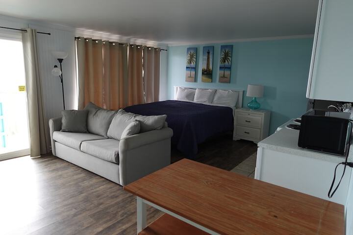 Room 13 of 282