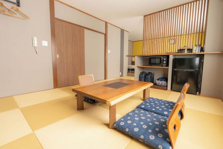 Room 13 of 36