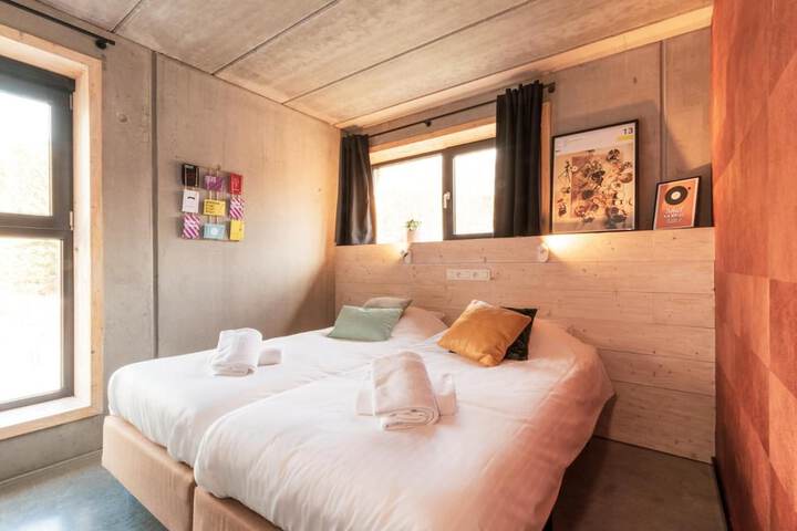 Room 14 of 61