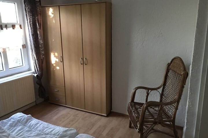 Room 3 of 117