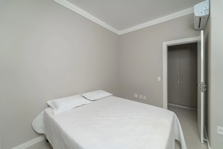Room 2 of 15