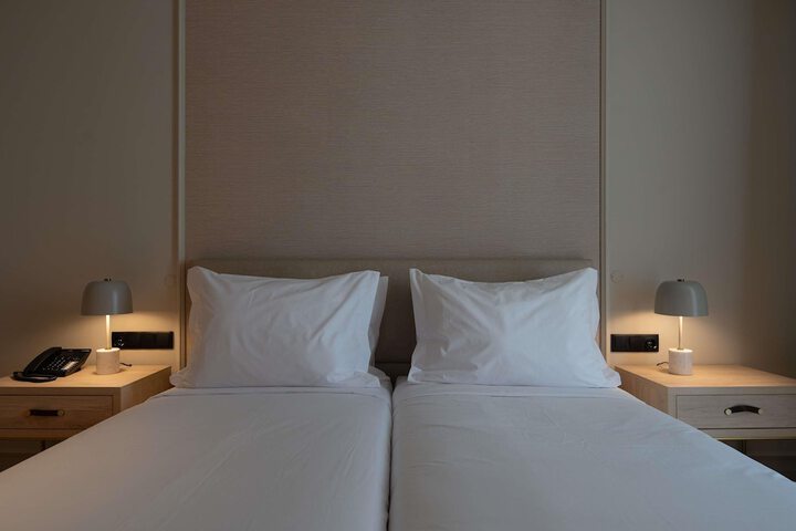 Room 28 of 105
