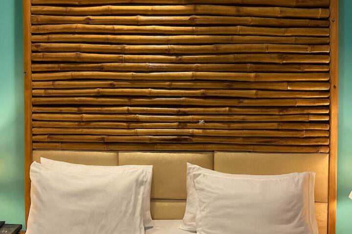 Room 10 of 24