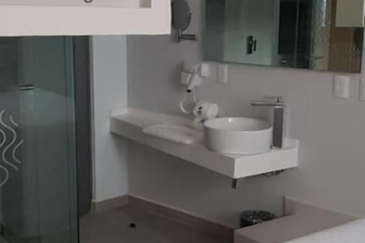 Room 10 of 37