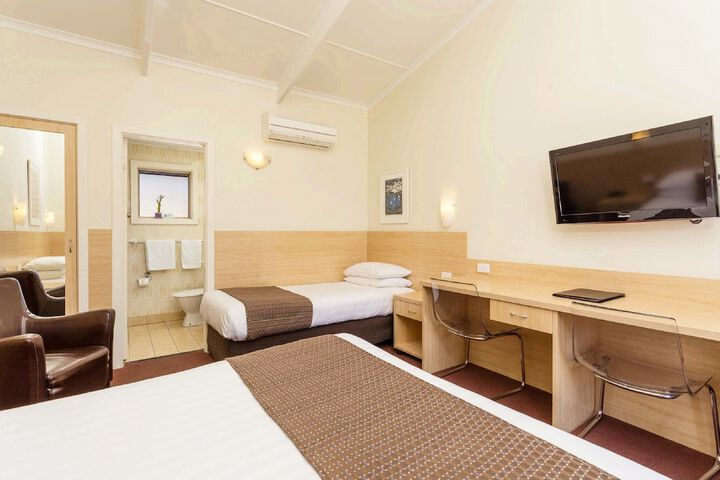 Room 18 of 71