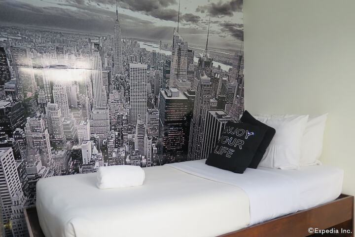 Room 16 of 41