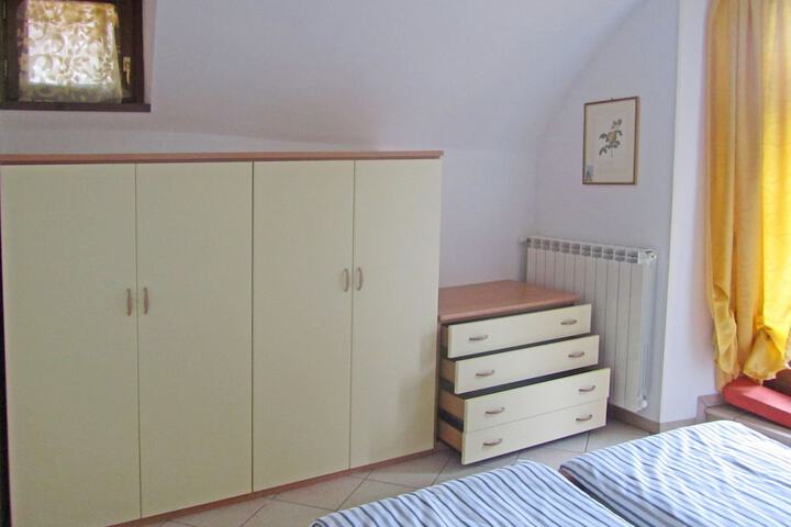 Room 16 of 25