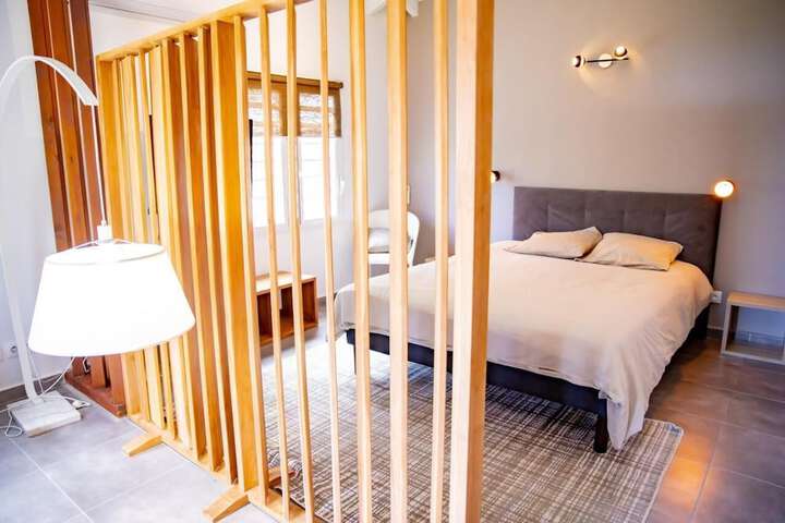 Room 10 of 42