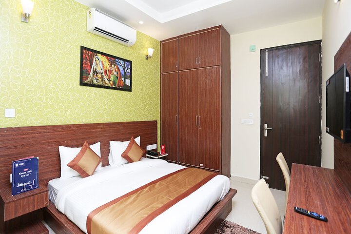 Room 15 of 23