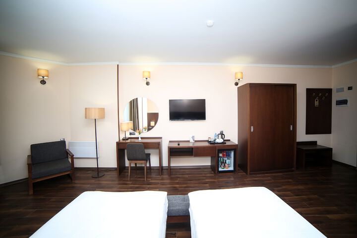 Room 46 of 104