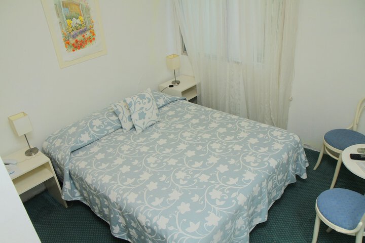 Room 5 of 41