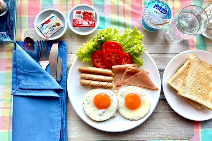 Breakfast/Coffee Service 26 of 28