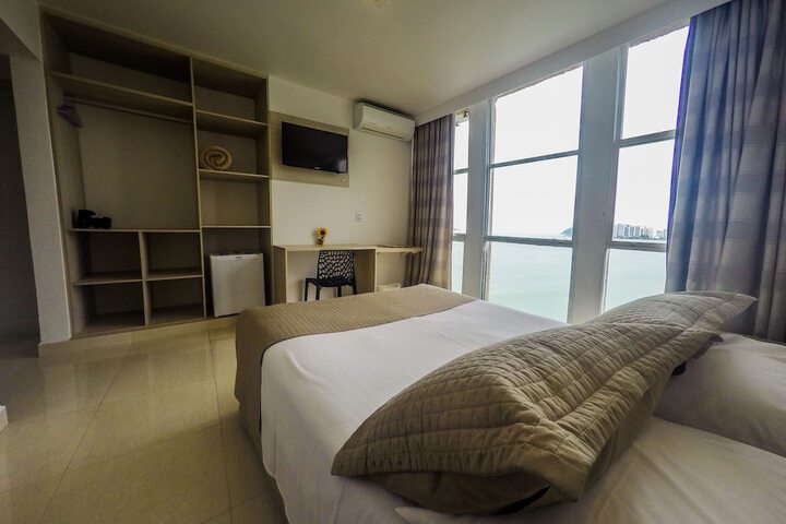 Room 6 of 117