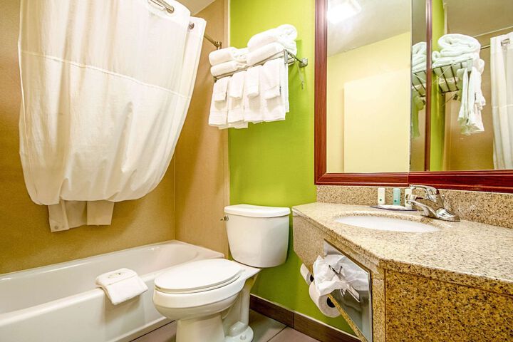 1 Queen Bed Upgrade (7 of 8)
