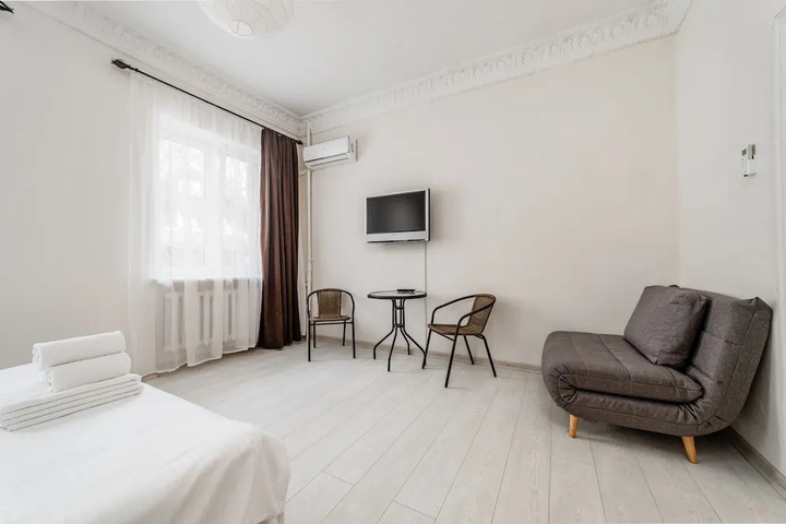 Room 4 of 13