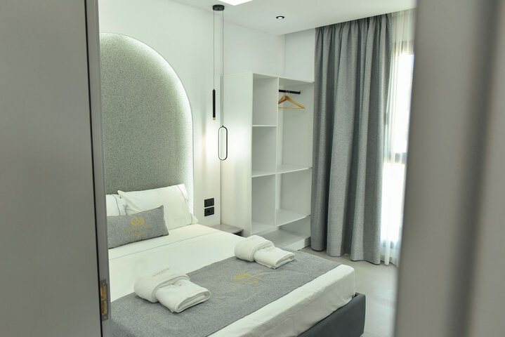 Room 62 of 164