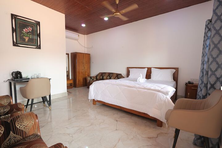 Room 3 of 14
