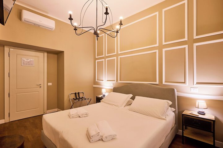 Room 5 of 32