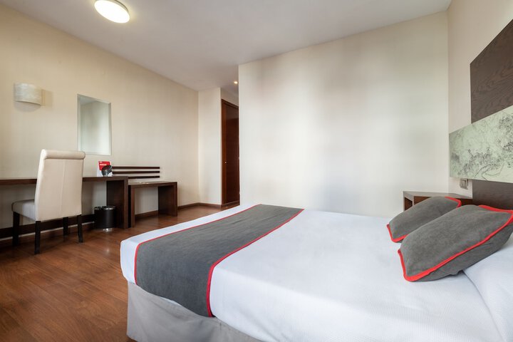 Room 17 of 43