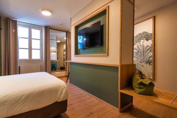 Room 92 of 209