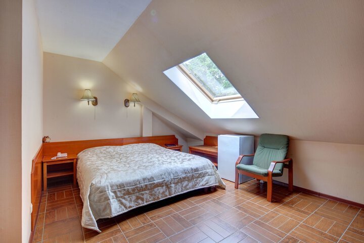 Room 4 of 39