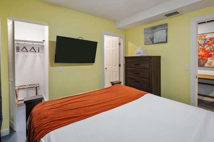 Room 14 of 27