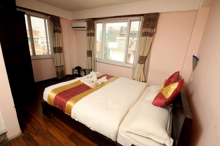 Room 12 of 30