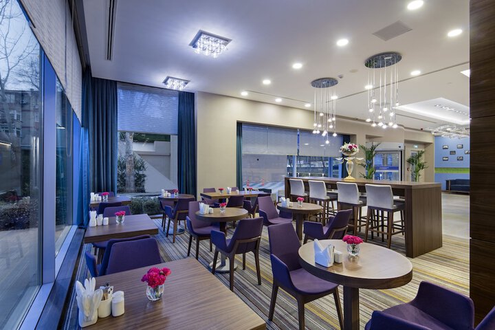 Entrance & Lobby
