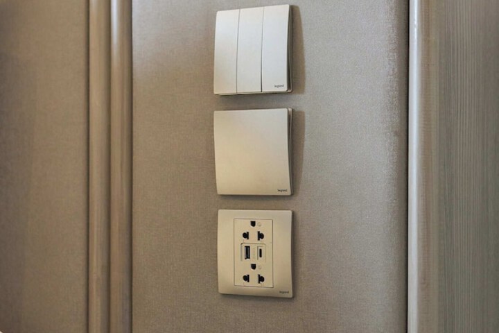 Room 85 of 212