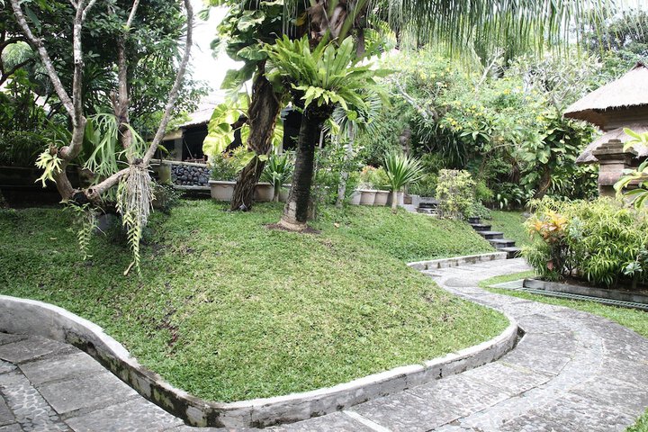 Property Grounds 37 of 49