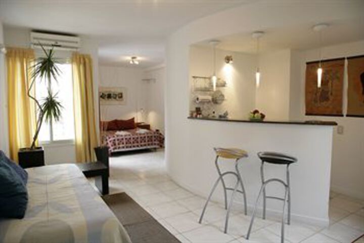 Modigliani Art &  Design Suites in Mendoza