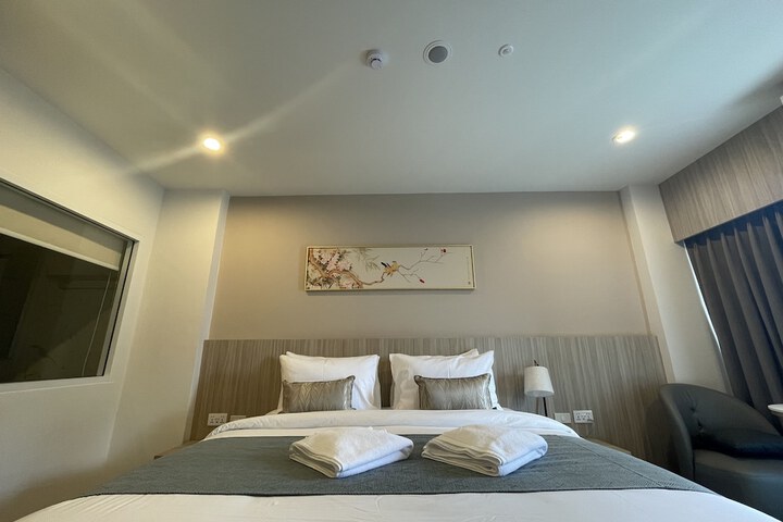 Room 14 of 27