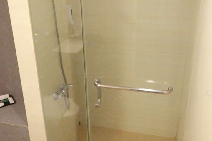 Room 15 of 29