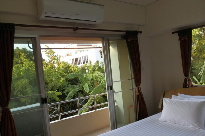 Room 30 of 79