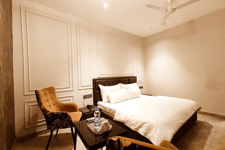 HOTEL MONDAY - Comfortable & Safe Stays