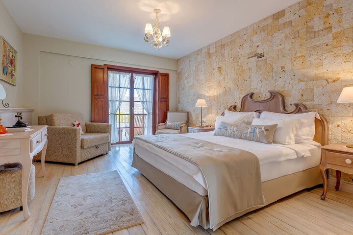 Room 4 of 53