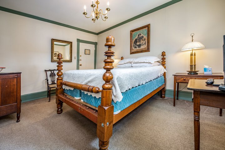1 Queen Bed (33 of 35)