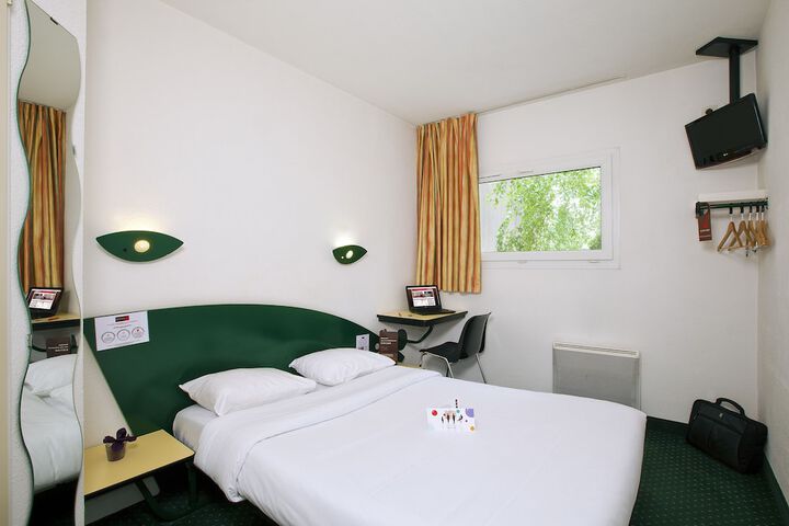 Room 6 of 54