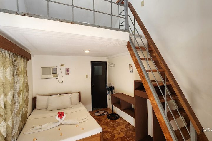 Room 85 of 141