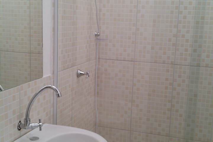 Room 12 of 28