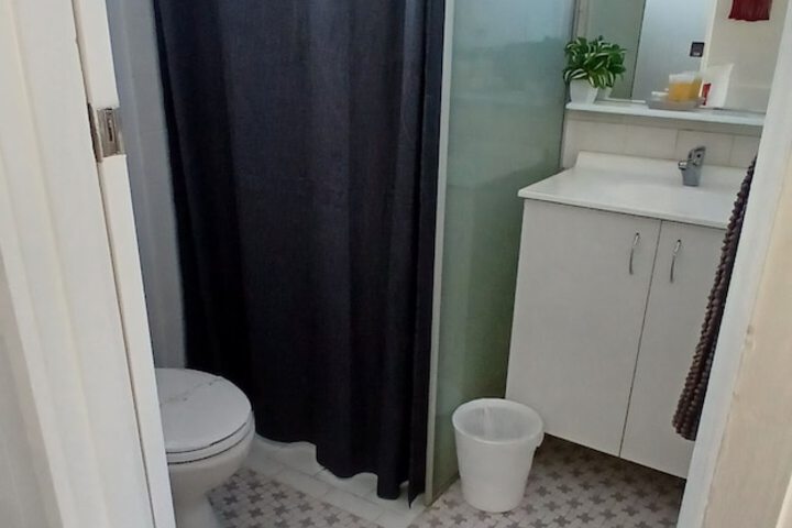 Room 28 of 40
