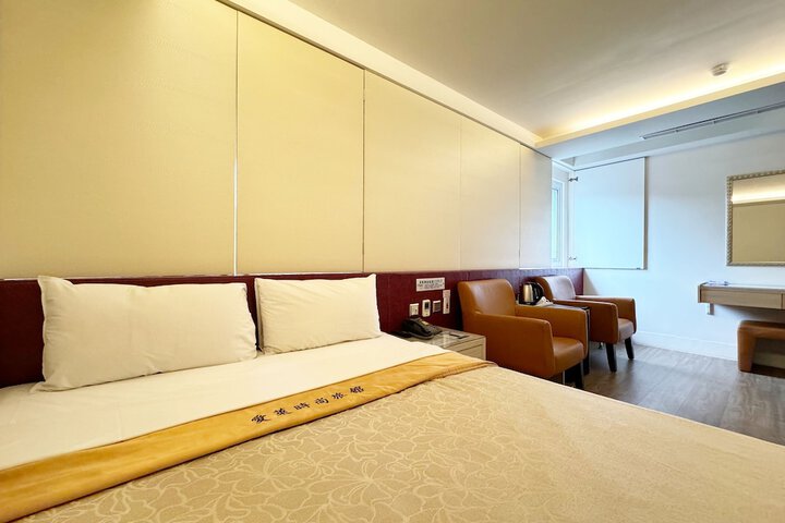 Room 72 of 160