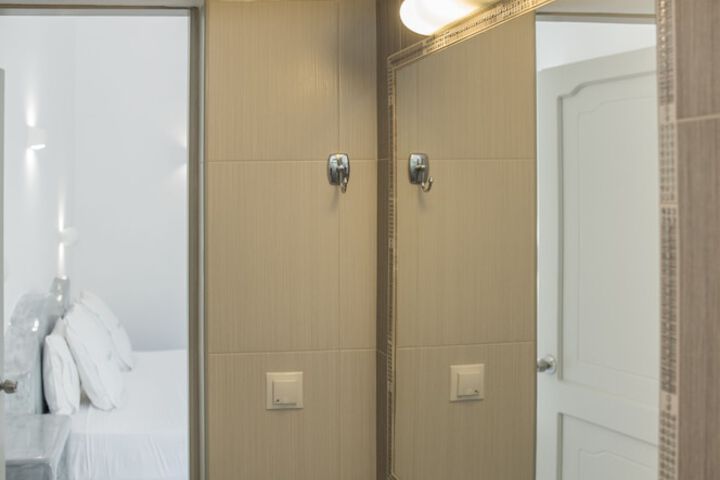 Room 60 of 66