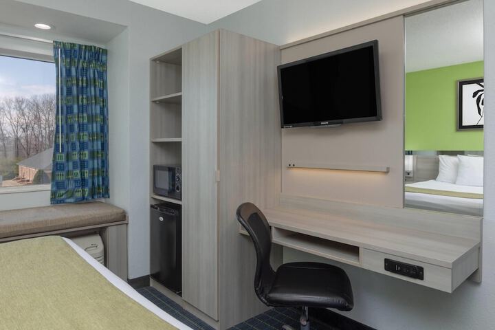 Room 15 of 30