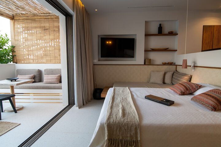 Room 2 of 52