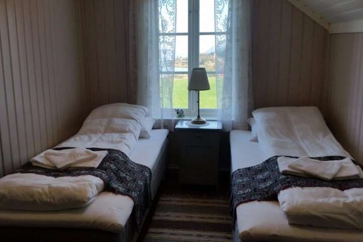 Room 7 of 37